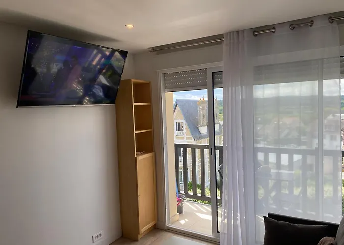 Apartament Beau Au Bord De La